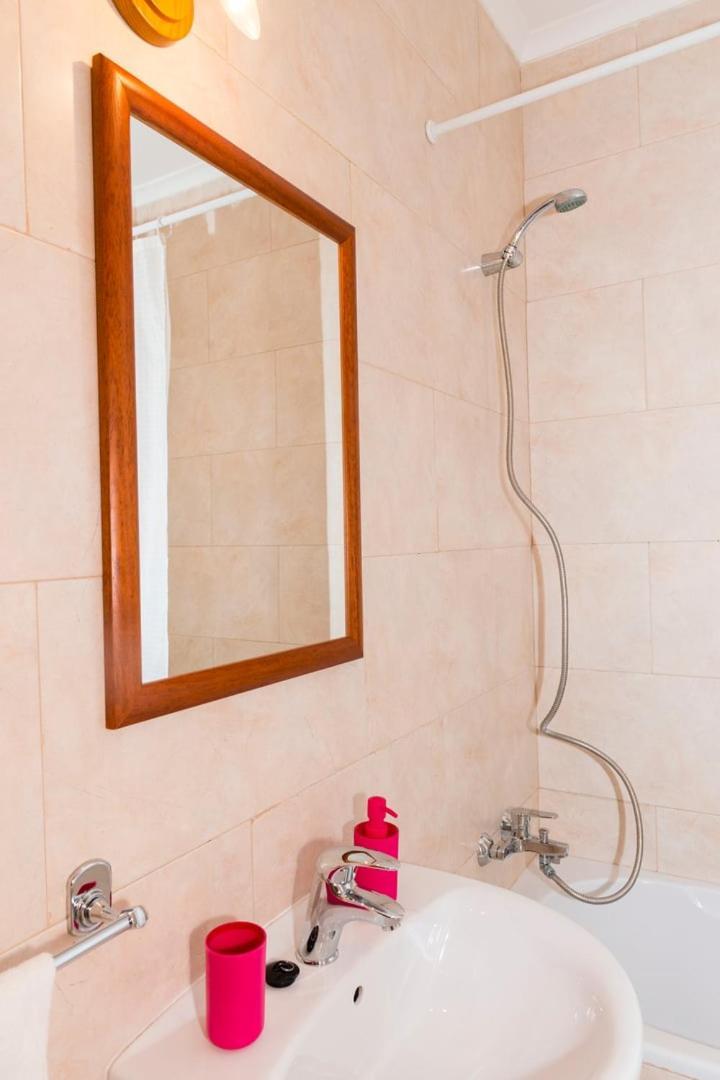 Tac - Alcantarilha House Apartment ภายนอก รูปภาพ